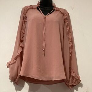 Chathrine Maladerino Peach Ruffle Blouse  beautiful sleeves.excellent pr…
